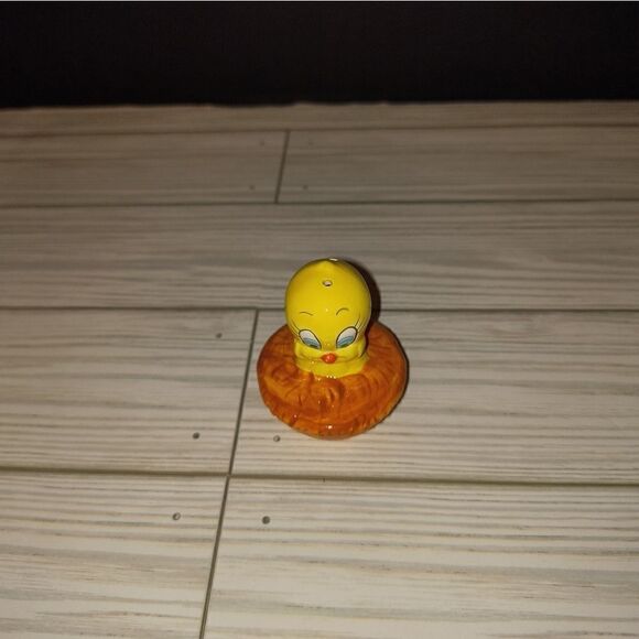Warner Bros Vintage 1992 Tweety Bird Looney Tunes Salt Or Pepper Shaker - Picture 5 of 8
